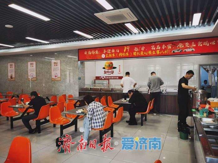 织密“暖心驿站”矩阵， 济南探索出租车司机服务保障新路径