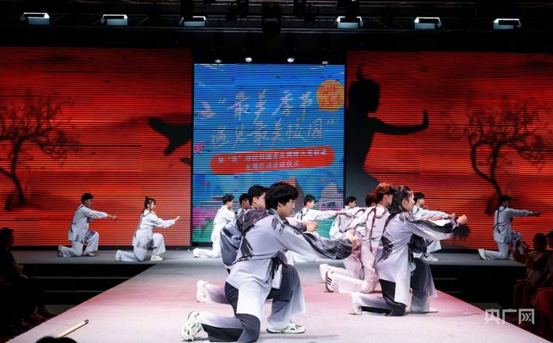 青春华章在“最美校园”绚丽绽放