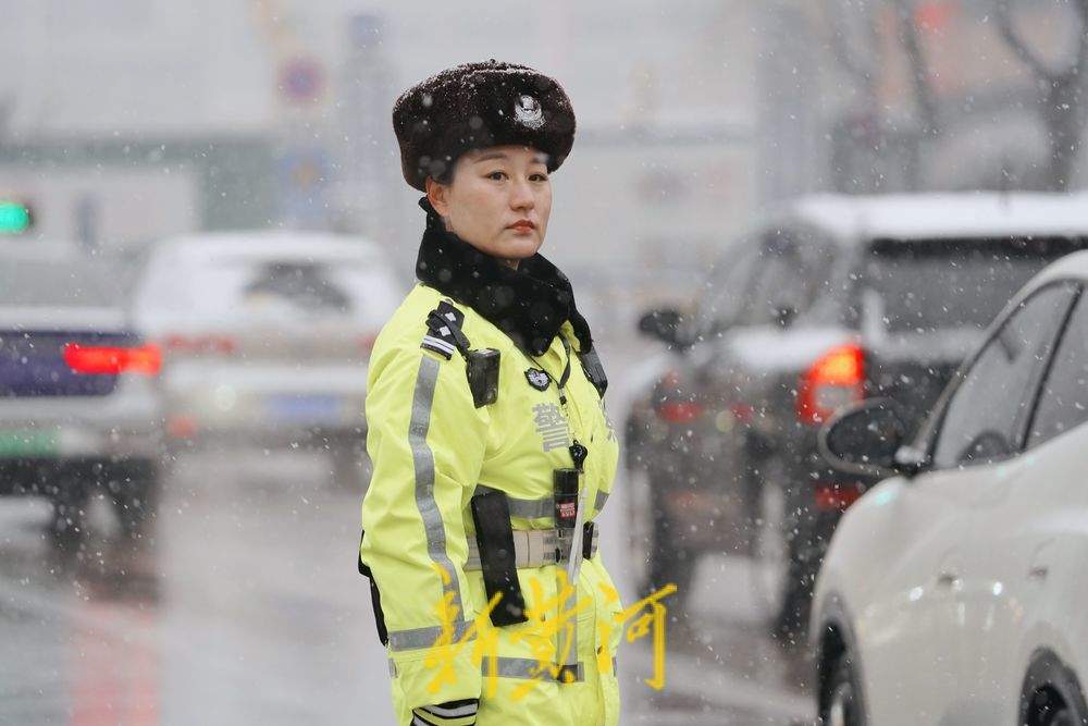 “闻”雪而动，济南交警全力保障雪中交通秩序