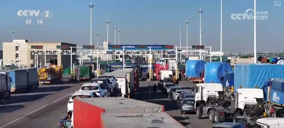 34.1万辆,创新高!汽车出口“井喷式”增长 电动汽车成热门车型