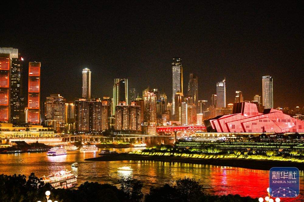 “五一”假期游 越夜越精彩