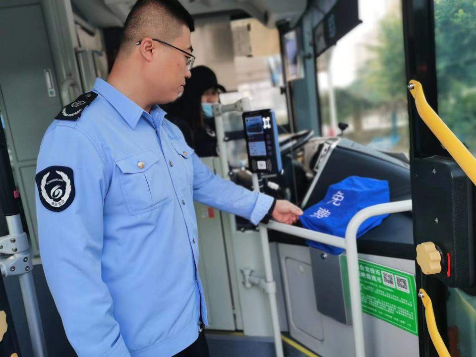 山东多地推行免费公交，背后算的是民生账和生态账