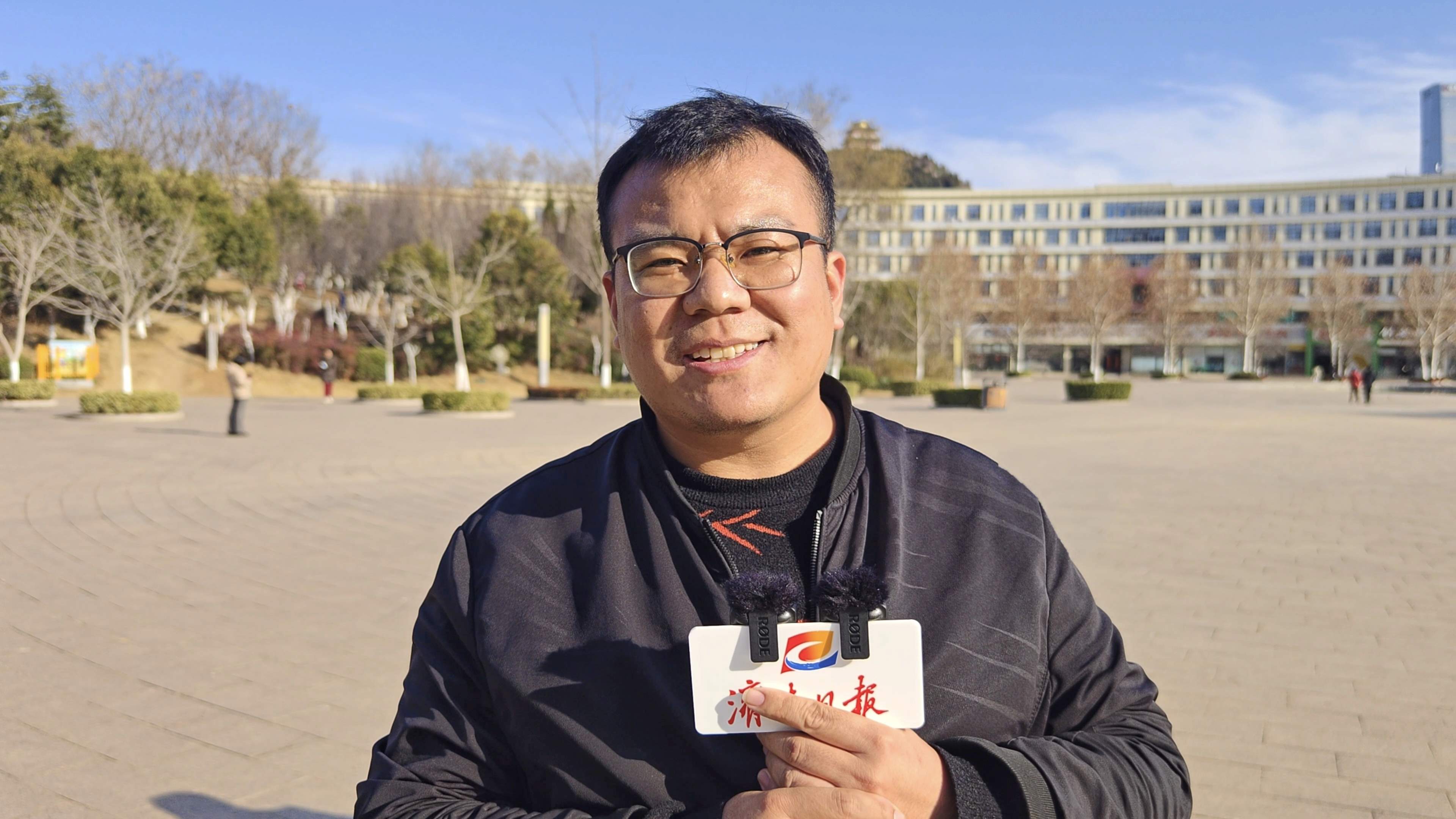 DeepSeek又将AI工具推上“搞钱”风口——普通人怎样当好“AI玩家”？