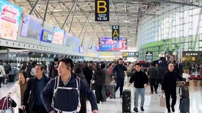 济南机场春节假期预计运送旅客53.7万人次，正月初七迎来客流高峰