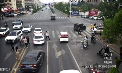 “顶车救人”女司机获赠新车，当场捐赠！
