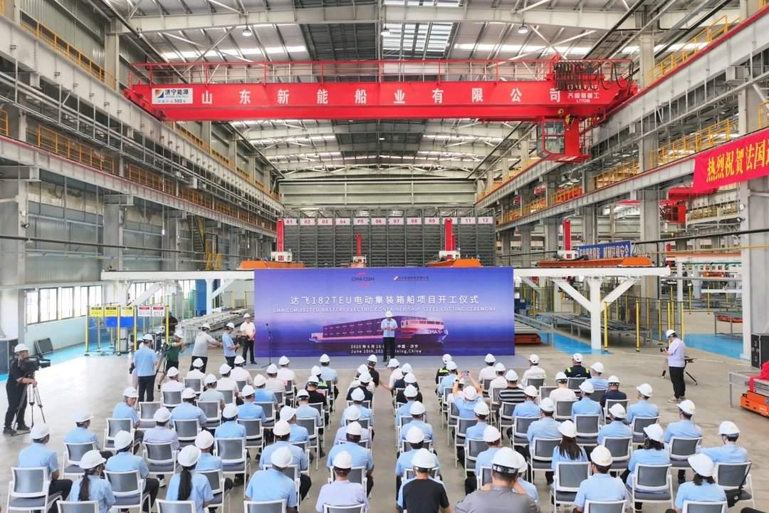 中国纯电动内河船舶首次出海！世界航运巨头从山东新能船业订购电动船舶