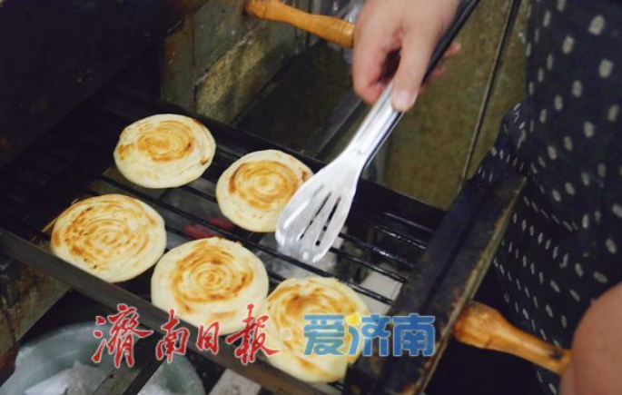 一口油旋香 满满济南味——老赵夫妻的生计与一座城市的舌尖记忆