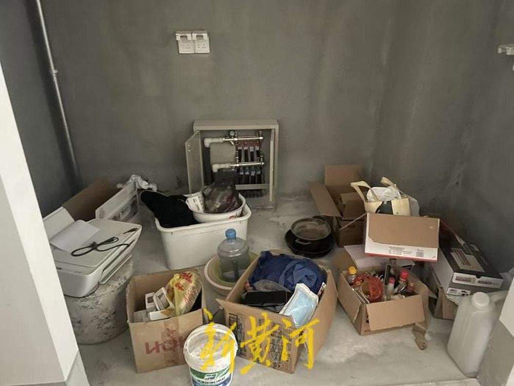 自家新房被陌生人入住,房主称物业泄露房门密码