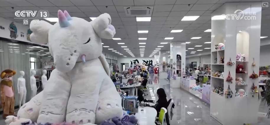 “爆款”“上头”！多维度观察 外贸凭借“硬核支撑”铺开全球贸易“网络”