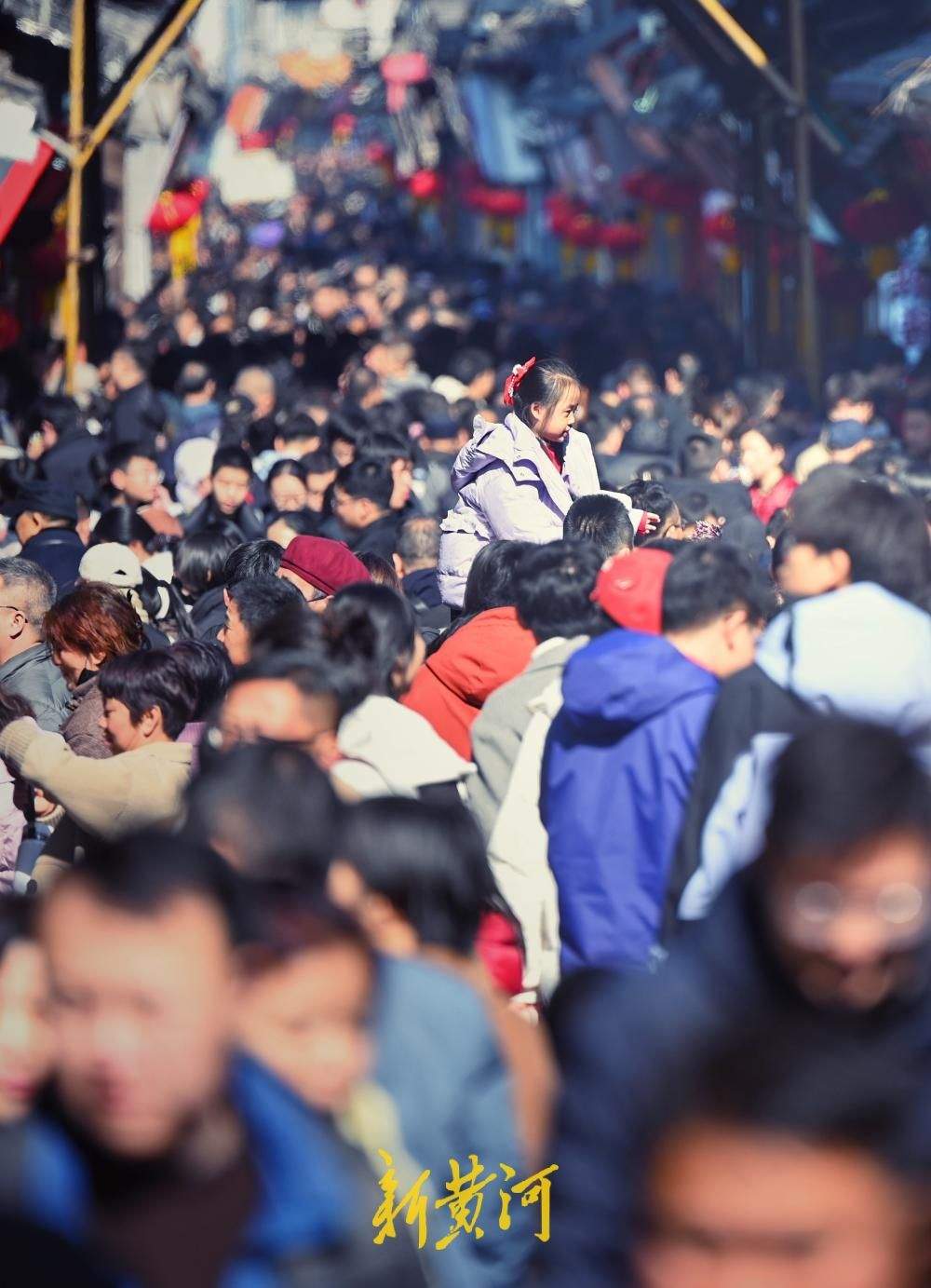 逛老街品美食，济南芙蓉街喜迎八方游客