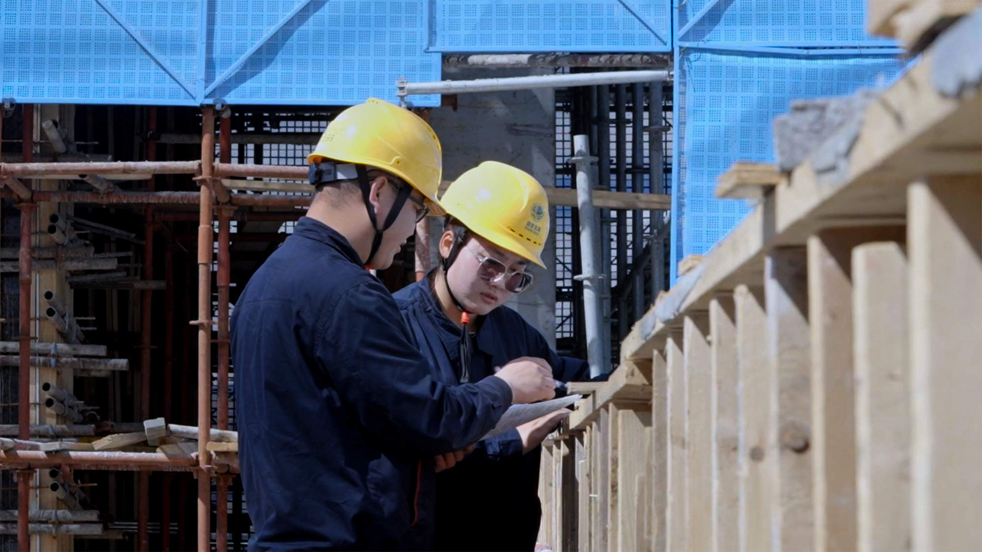 绽放在电力天路上的“雪域格桑花”