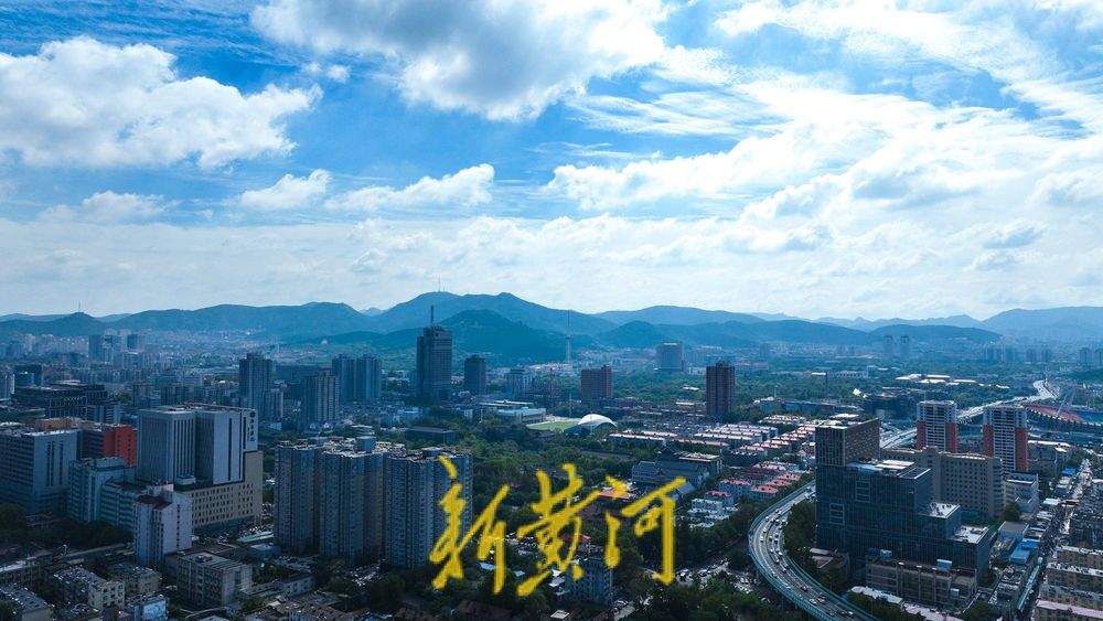 济南雨后现高颜值天空：蓝天白云风景如画