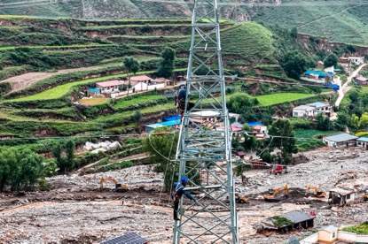 甘肃榆中受灾群众全部恢复供电