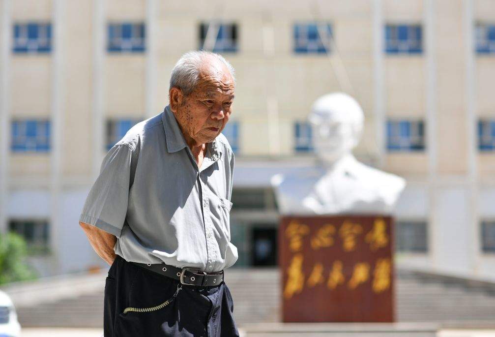 扎根，两位援疆医生的共同选择