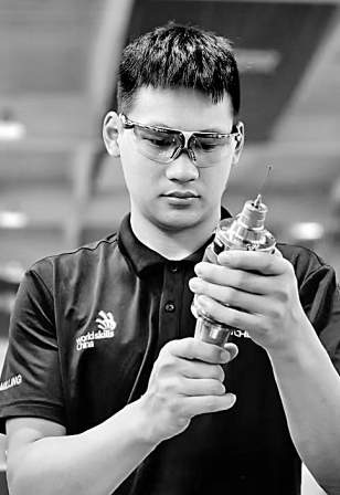 书写挺膺担当的奋斗答卷