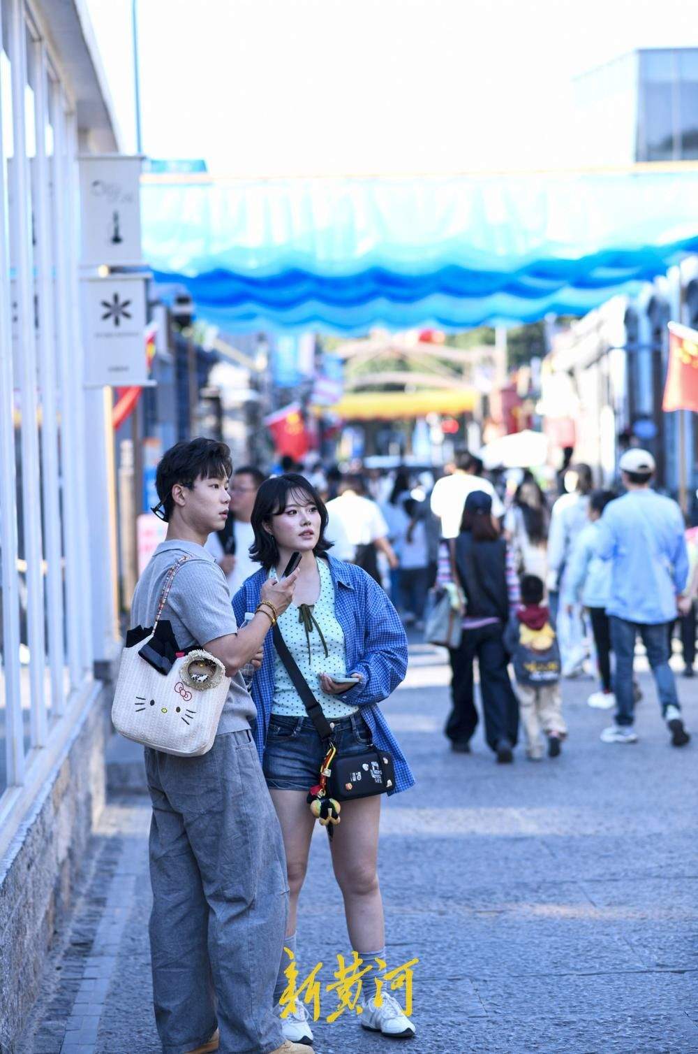 百年上新街国庆迎来旅游高峰，古韵街巷晋升网红打卡点