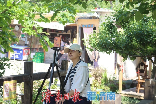 张夏街道“休闲庭院”假期火爆出圈：打造消费新场景 游客纷至“放空”打卡