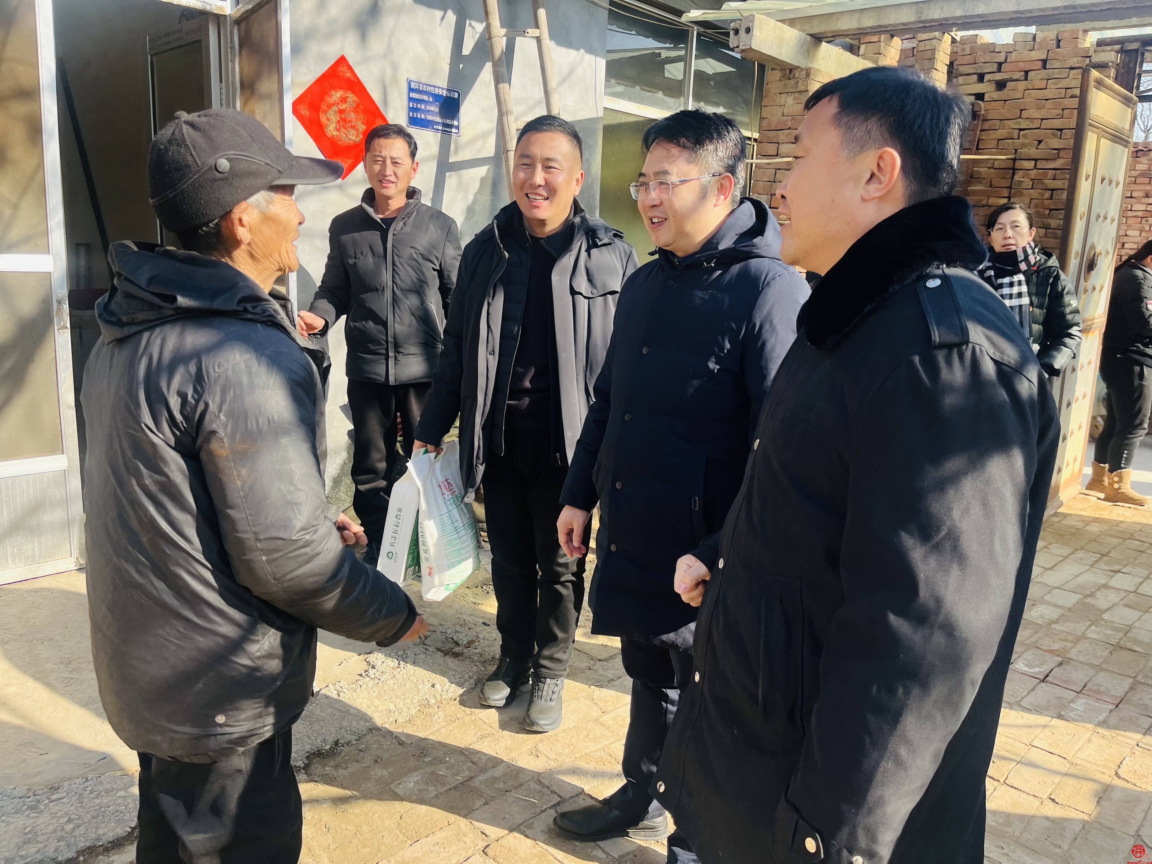 济南市二院走访慰问第一书记派驻村