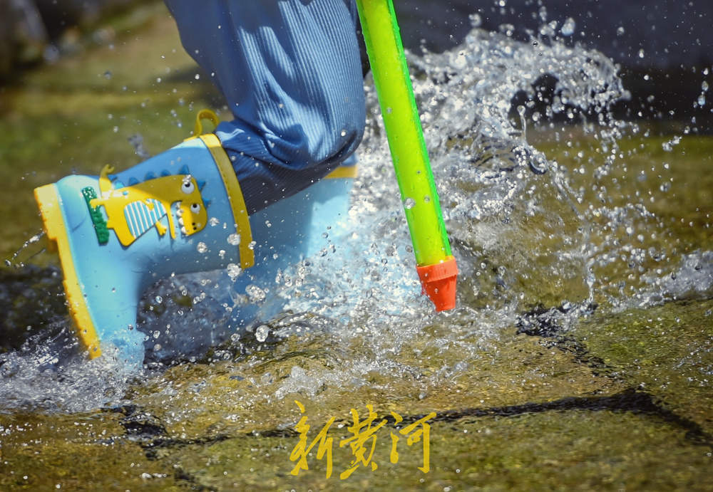 泉城入夏日，戏水正当时，五龙潭又热闹起来了