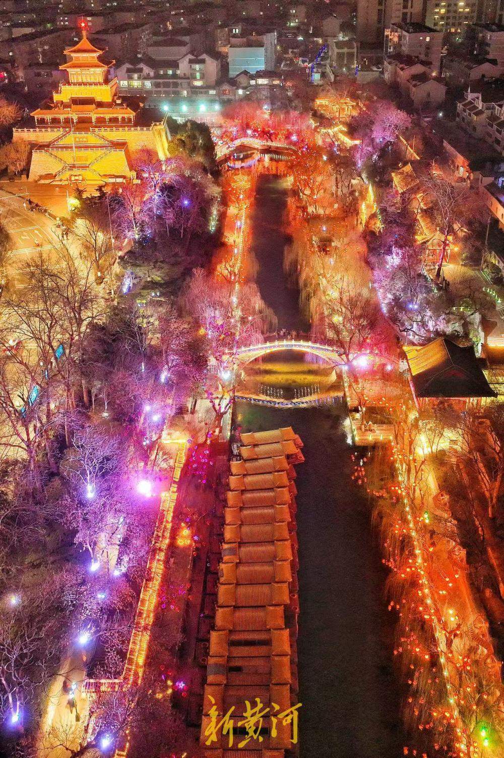 千盏“柿柿如意”灯 点亮济南护城河畔