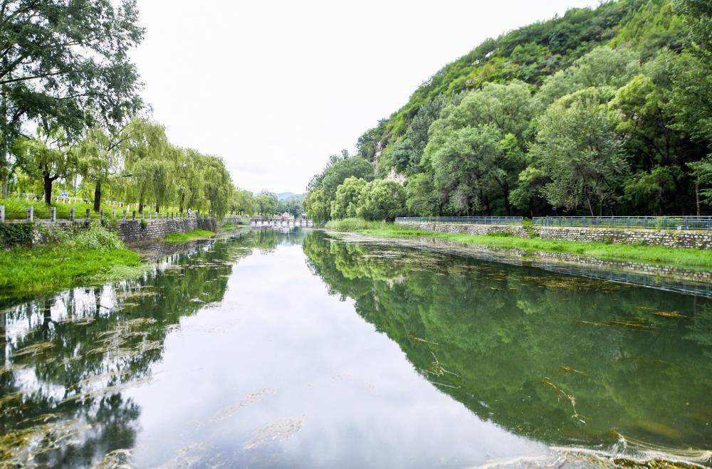 南部山区雨后水位上涨 锦阳川形成激流飞瀑
