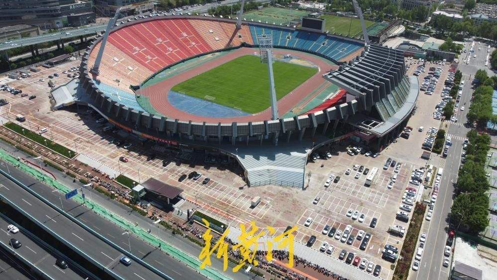 2026年齐鲁超赛济南赛区4月25日鸣哨开赛，济南队球员平均年龄26.9岁，文旅体商融合精彩不断