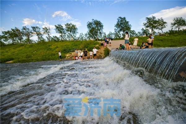 济南玉符河上游水库泄洪，下游河道全线复流