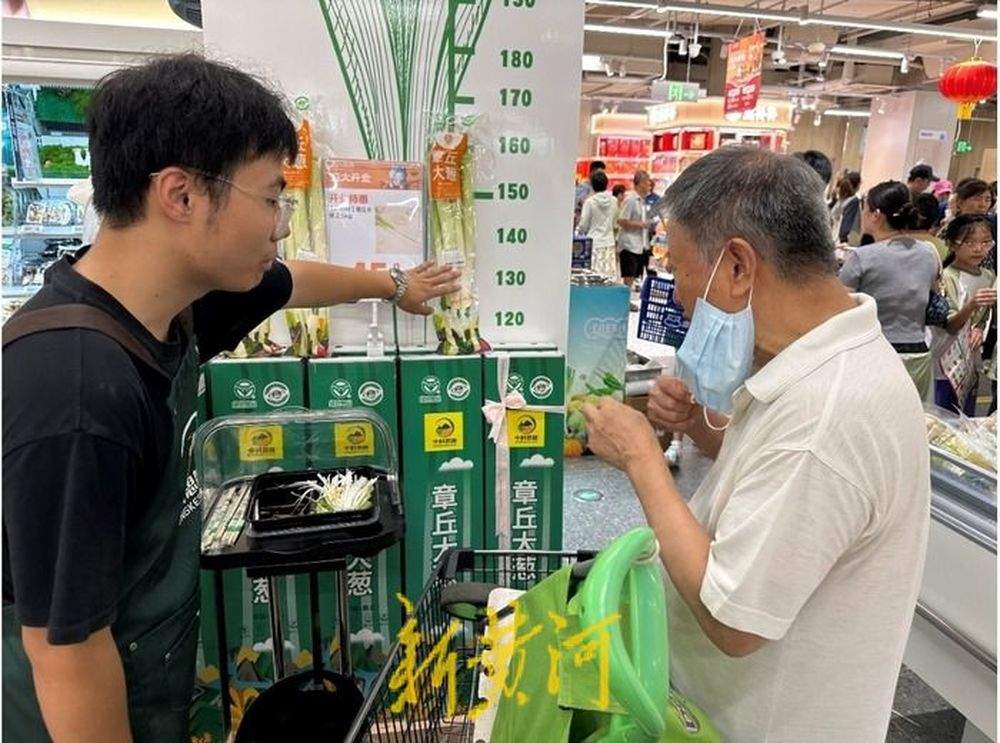 1小时开4条三文鱼、金枕榴莲销售破万，盒马济南城西首店开业消费力拉满