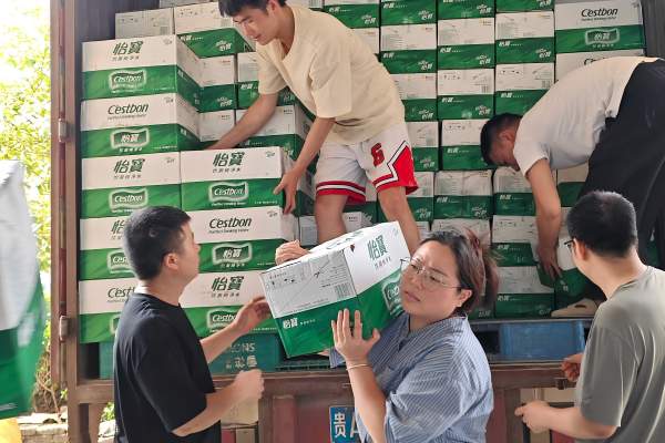 华润饮料驰援4.8万瓶怡宝赈灾用水已送达贵州榕江灾区