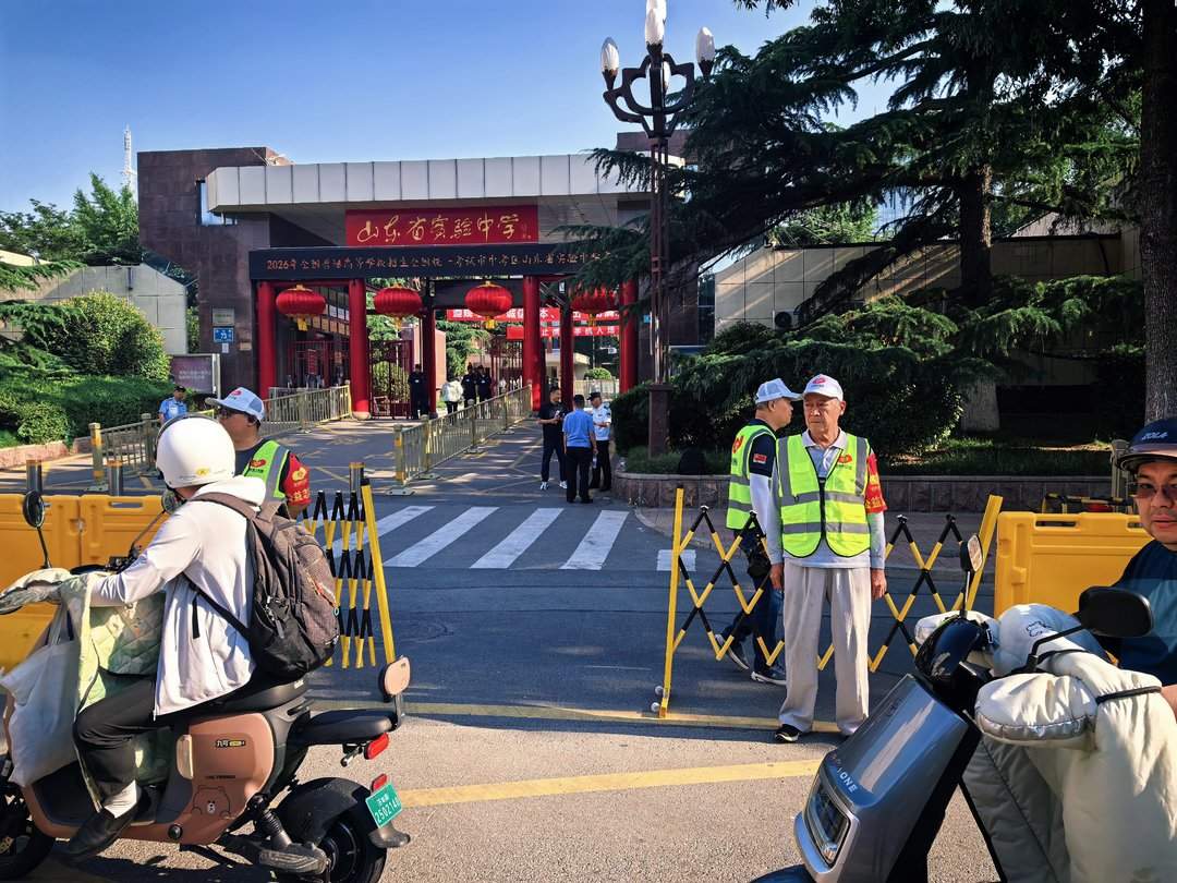 都是为了孩子，谁有空谁上！济南爱心骑士联盟连续七年为高考学子助考！