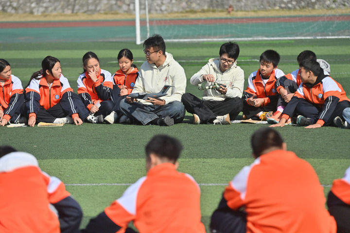 习近平总书记的深情寄望鼓舞新时代少年儿童成长成才