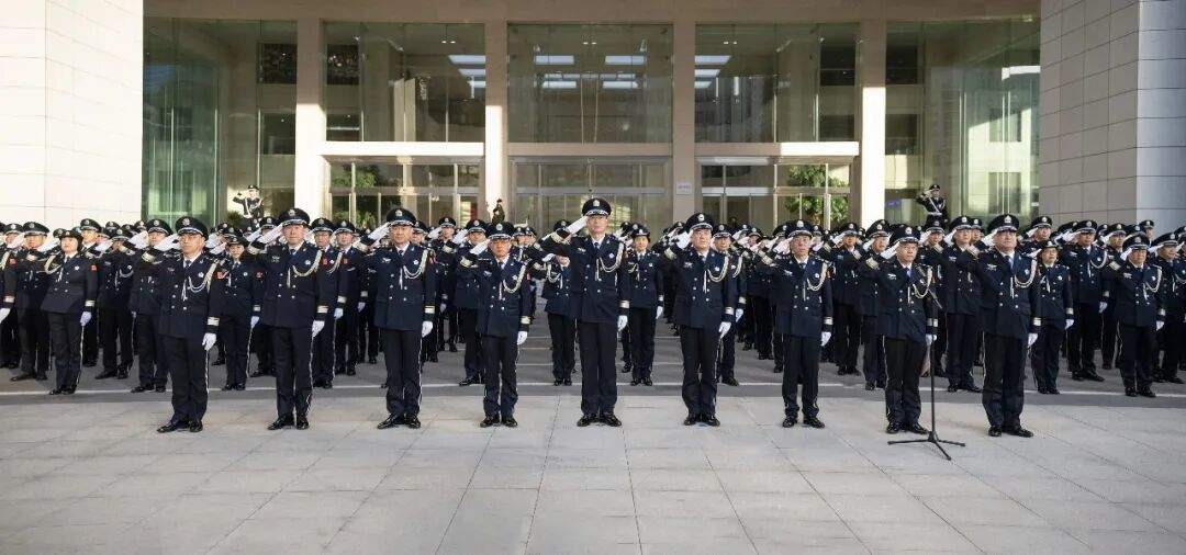 山东省公安厅举行系列活动庆祝第六个中国人民警察节