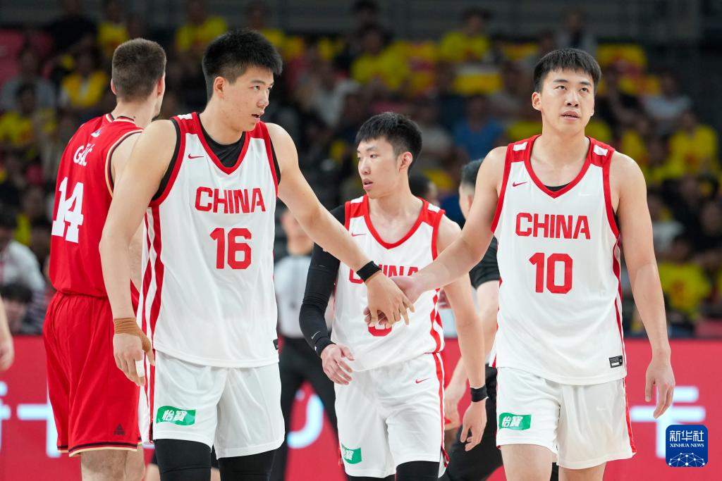男篮热身赛：中国队胜塞尔维亚KK FMP俱乐部队