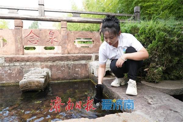 浪溪河畔引“泉炬” 2025济南国际泉水节“泉炬”传递走进平阴洪范泉群