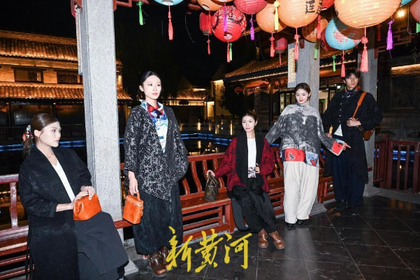 泉巷衣袂扬，瓷画落罗裳，济南明府城邂逅东方之美