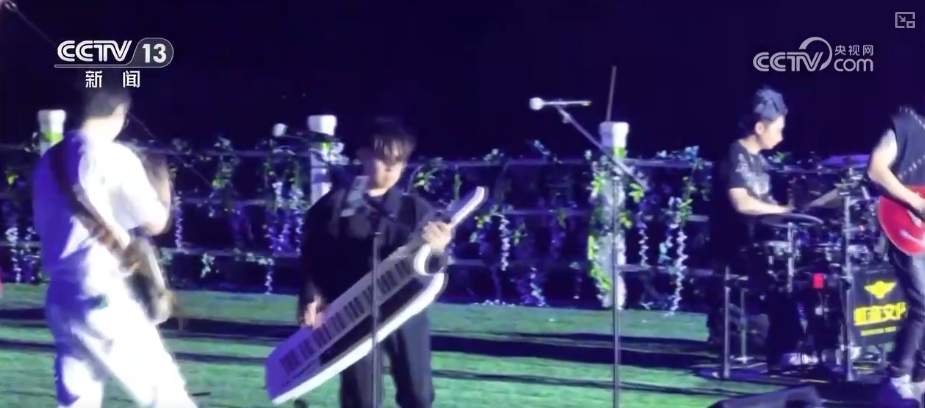 “八小时外”消费火热 夏日经济“夜动力”撬动消费“夜”态新引擎