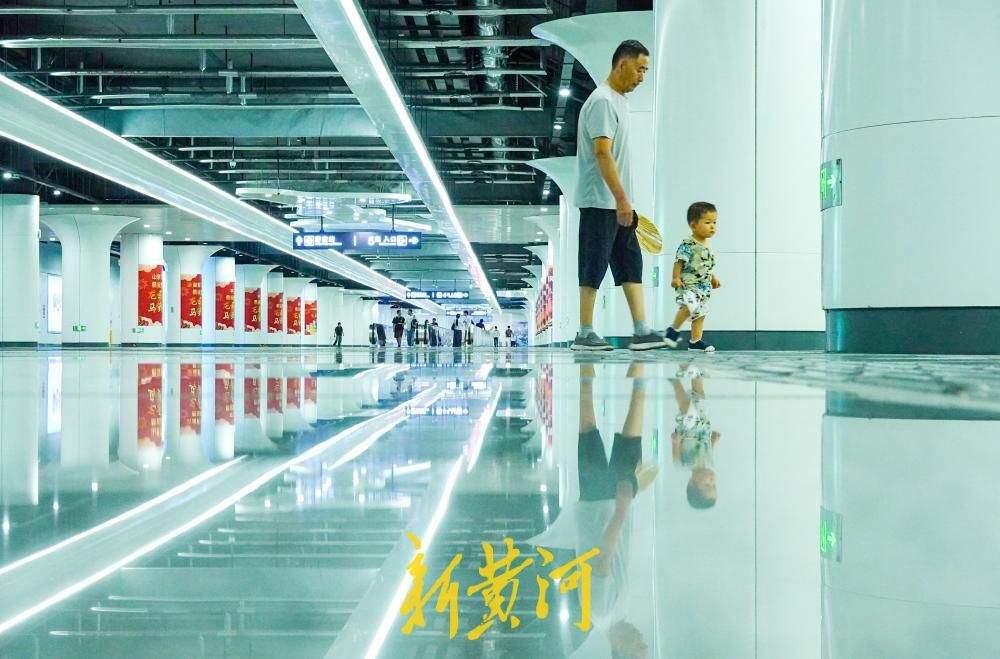 地下通道变身“遛娃宝地”，清凉空间受泉城市民热捧