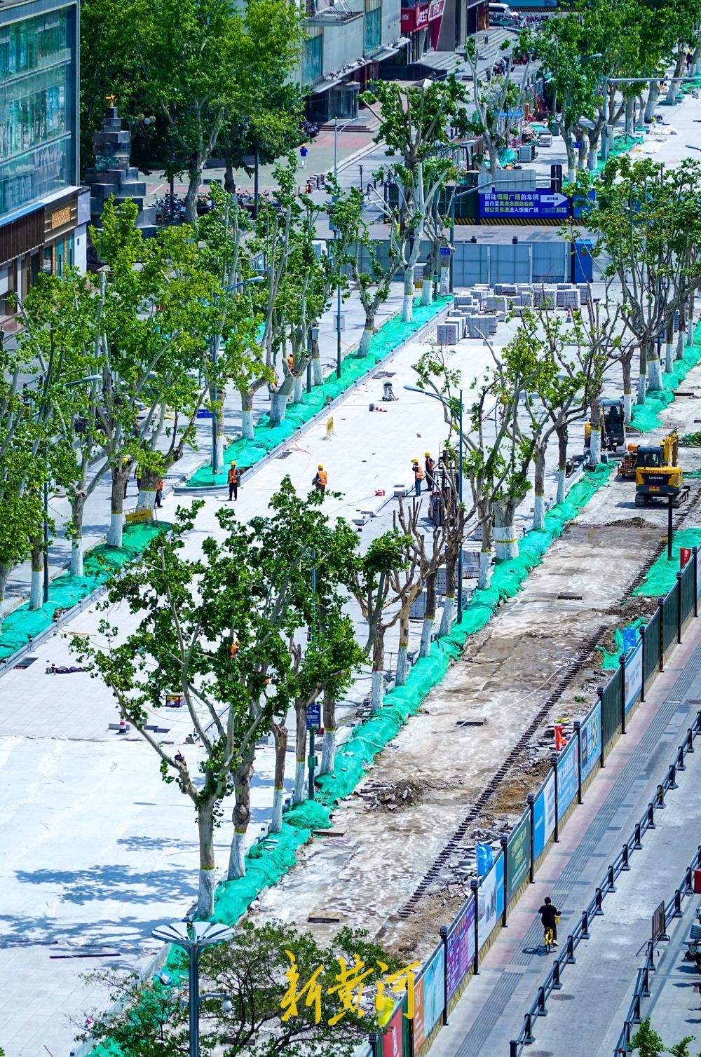 济南泉城路西段新石板铺装初具规模  道路全线风格即将统一
