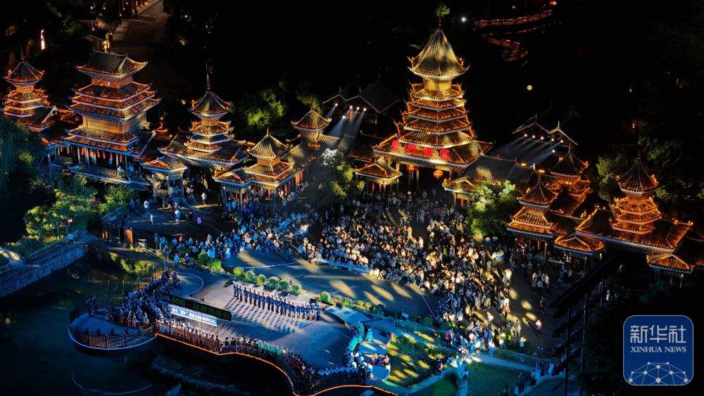 “五一”假期游 越夜越精彩