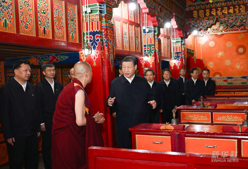 习近平在青海考察调研