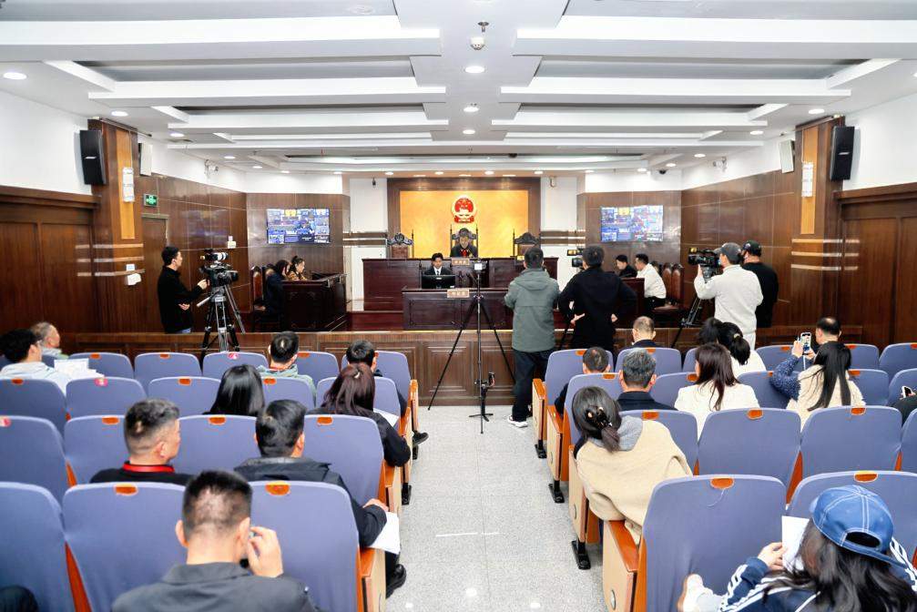 店铺转手，预付卡里的钱用不了怎么办