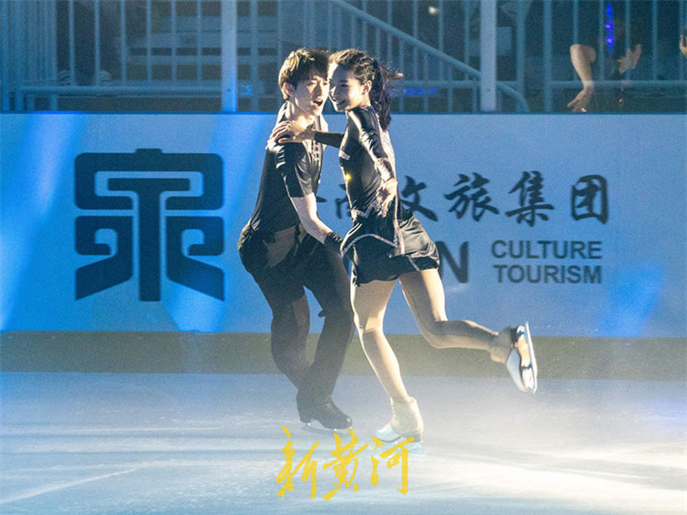 当“茉莉花”遇上冰上芭蕾！冬奥冠军谢尔巴科娃惊艳泉城