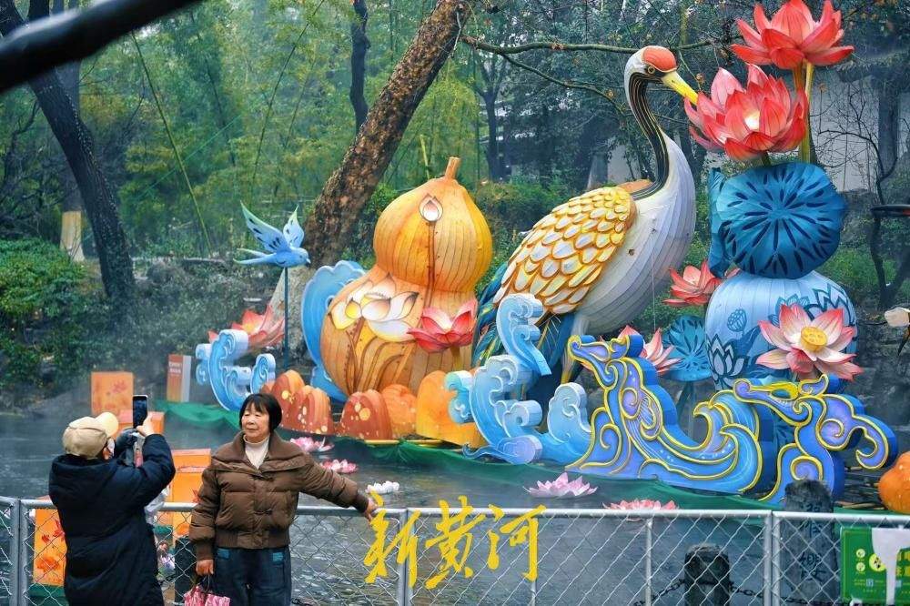 济南：雪落花灯迎元宵