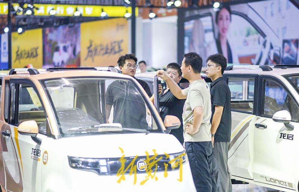 新能源车展在济南黄河国际会展中心开启，600余家企业参展