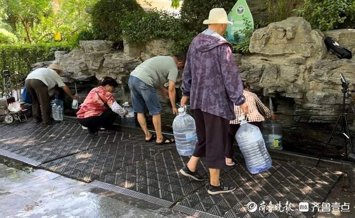 老东门附近疑似自来水流向护城河？相关部门：是泉水，已存在多年