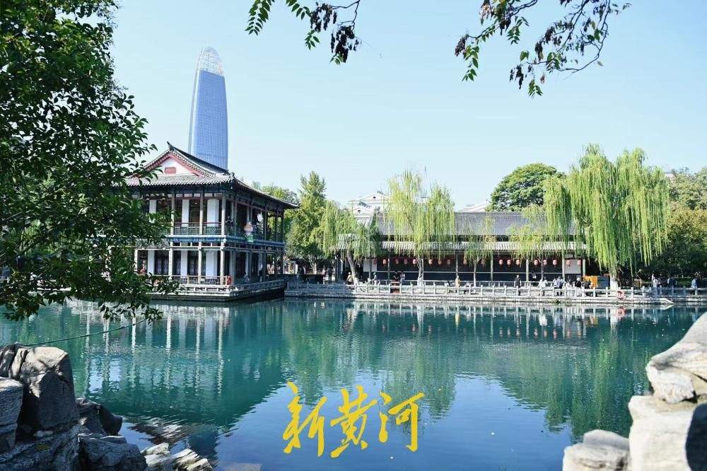 寒露打卡济南五龙潭 一池碧水藏尽泉城秋