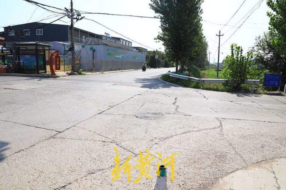 老路焕“新颜” 记者实探改造后的美里北路：施划标线、增设信号灯、完善防护设施成效显著