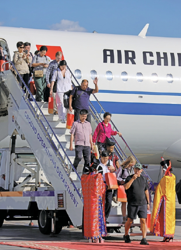 C919冲出国门 圆满完成首次国际商业航班飞行