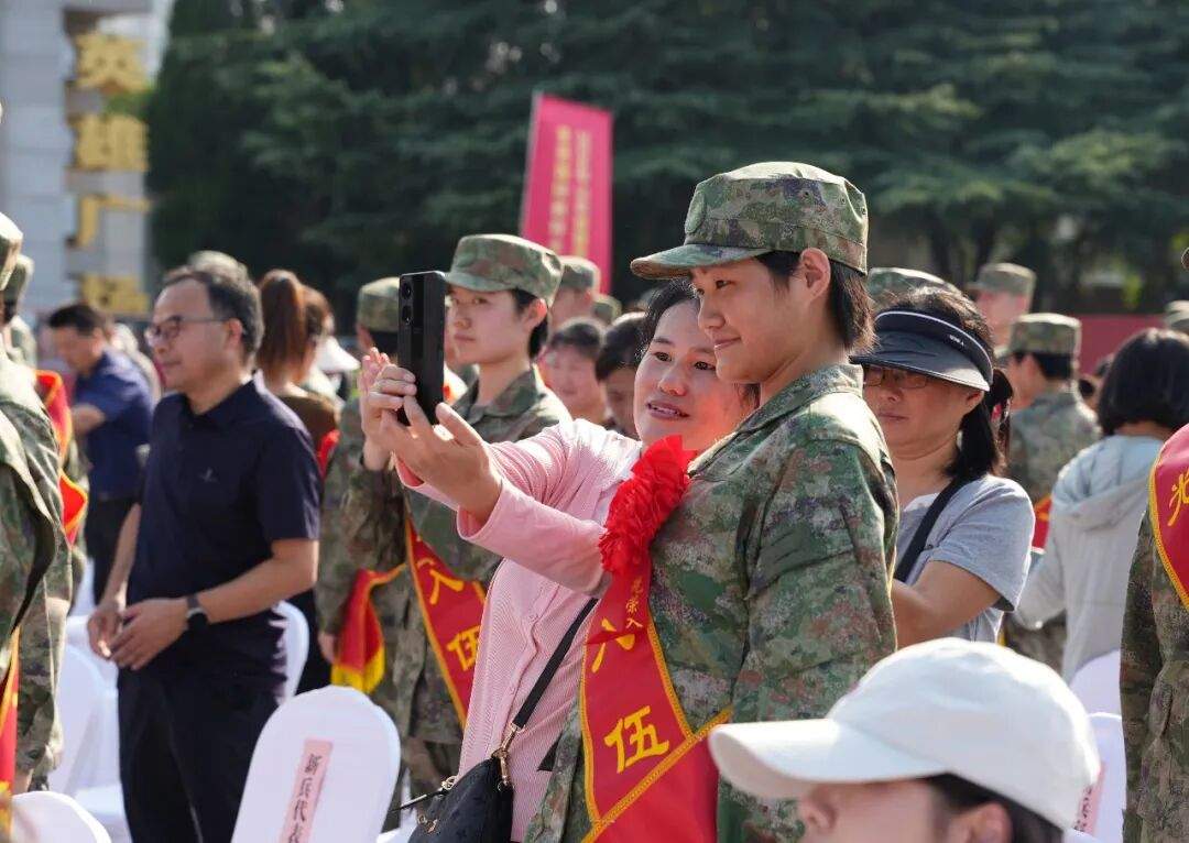 弘扬伟大长征精神 同心共筑强大国防丨2026年山东省暨济南市全民国防教育主题展示活动启幕