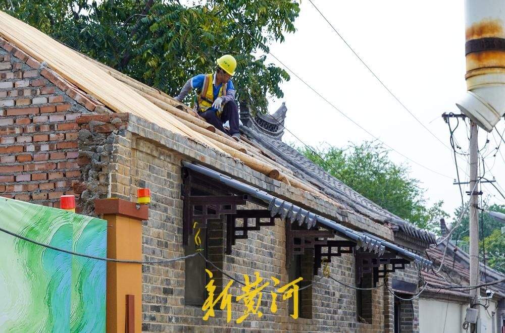 济南明府城起凤桥街两处院落修缮，保留墙体更换房梁重现传统风貌